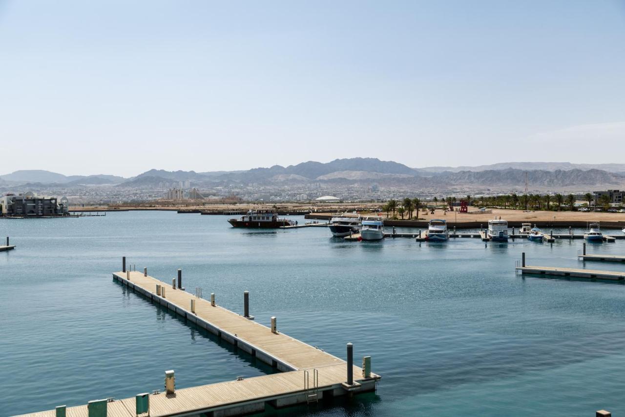 Cloud 7 Residences Ayla Aqaba Eksteriør billede Marina at the Red Sea Resort