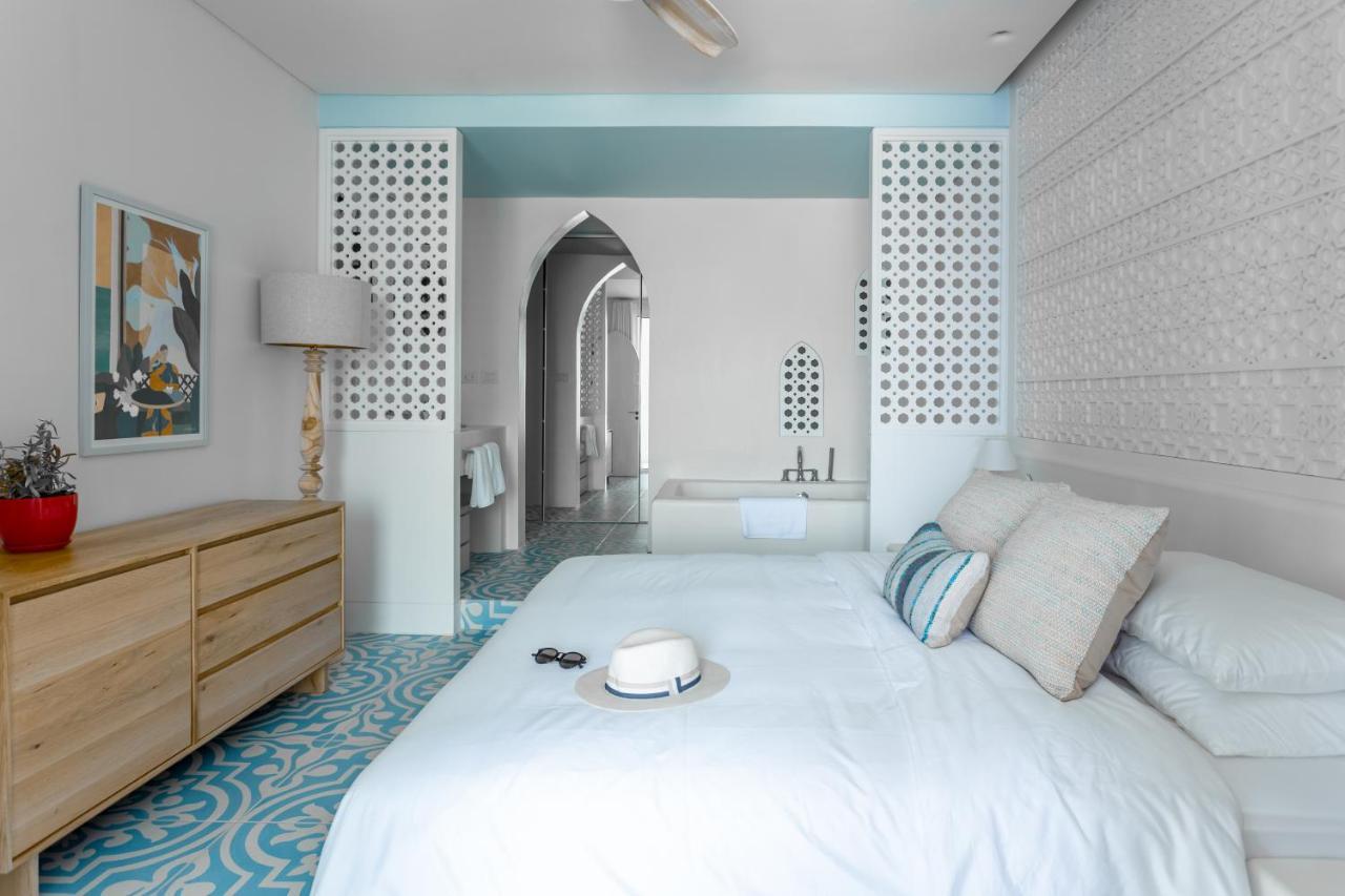 Cloud 7 Residences Ayla Aqaba Eksteriør billede A bedroom at the hotel
