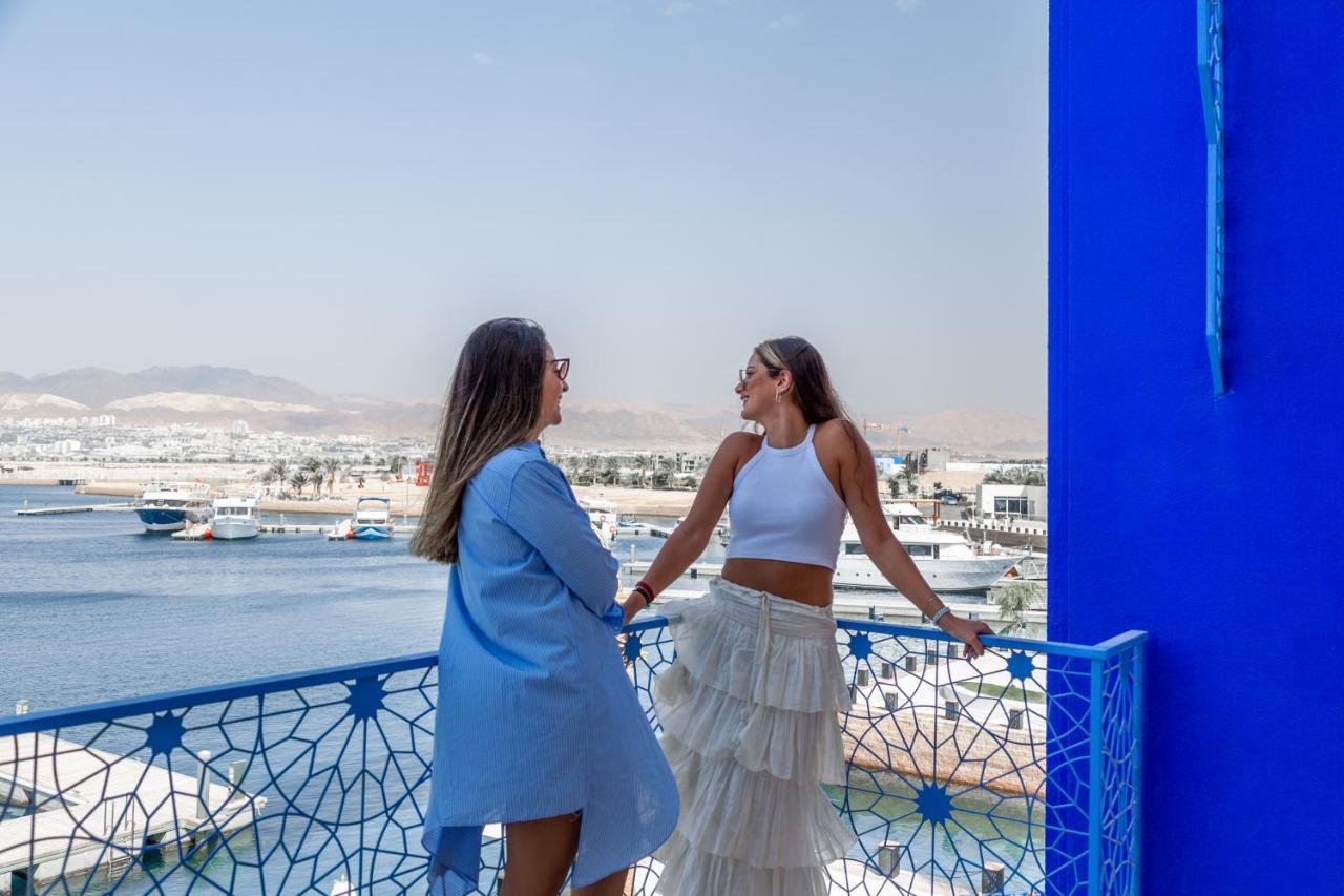 Cloud 7 Residences Ayla Aqaba Eksteriør billede Two women in Mykonos, Greece