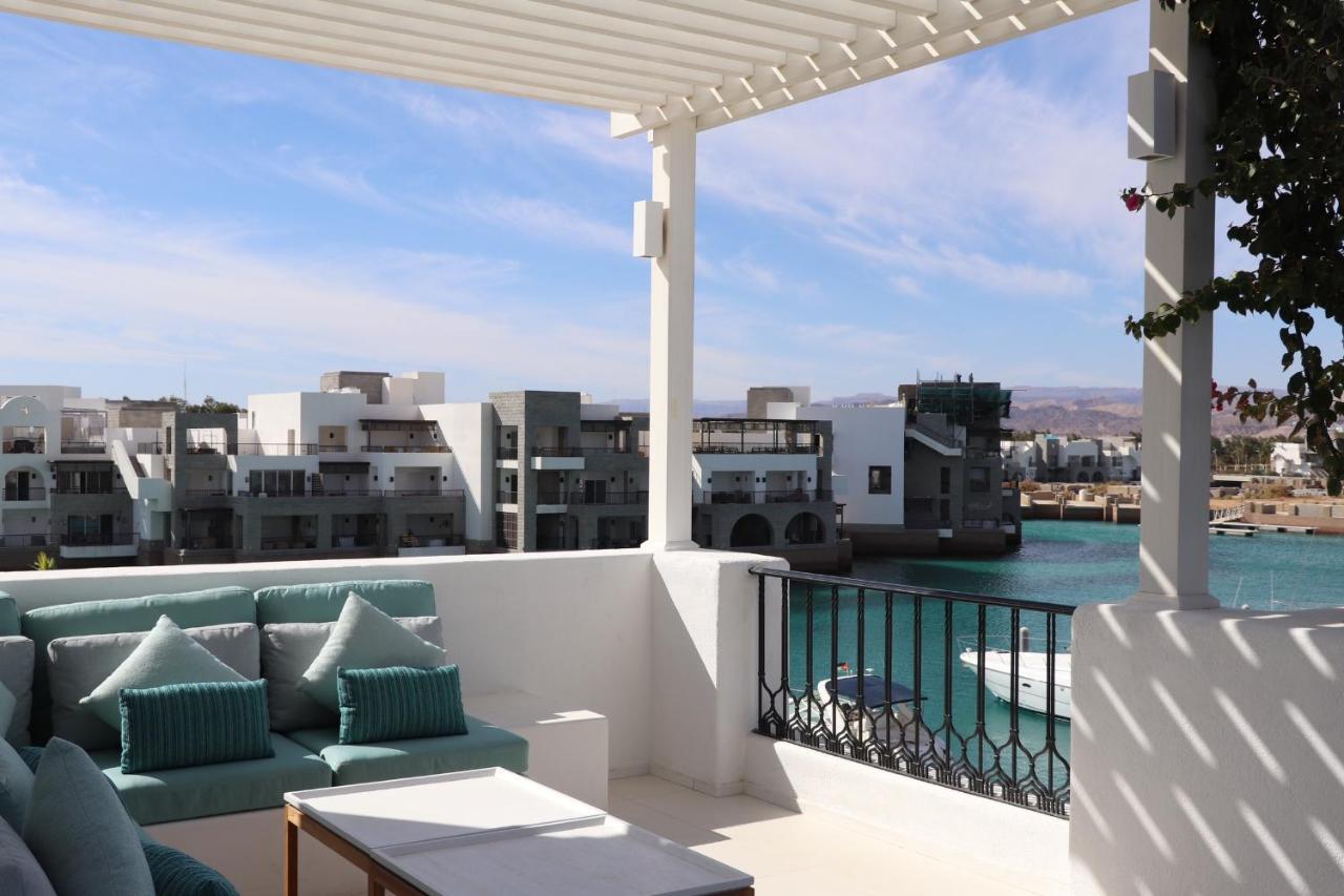 Cloud 7 Residences Ayla Aqaba Eksteriør billede View of the Red Sea from a balcony in El Alamein