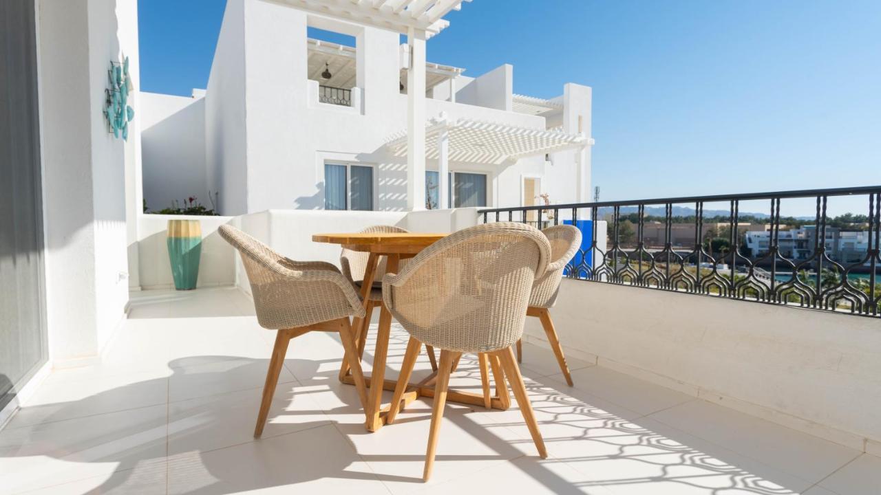 Cloud 7 Residences Ayla Aqaba Eksteriør billede A typical house in Mykonos