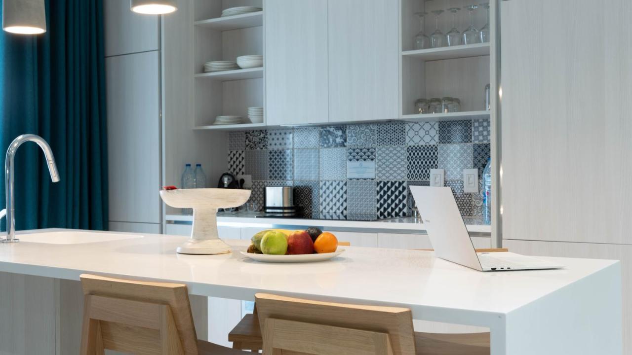 Cloud 7 Residences Ayla Aqaba Eksteriør billede A modern kitchen